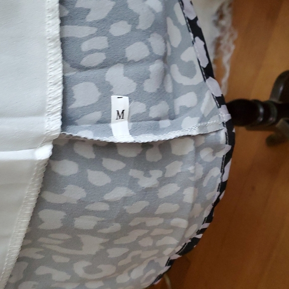 Elegant string strap tank - Picture 8 of 8